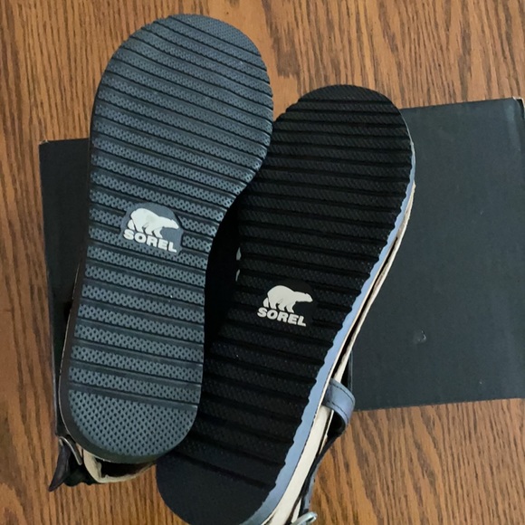 New in Box Sorel Bailee T Strap Sandal - Picture 2 of 5